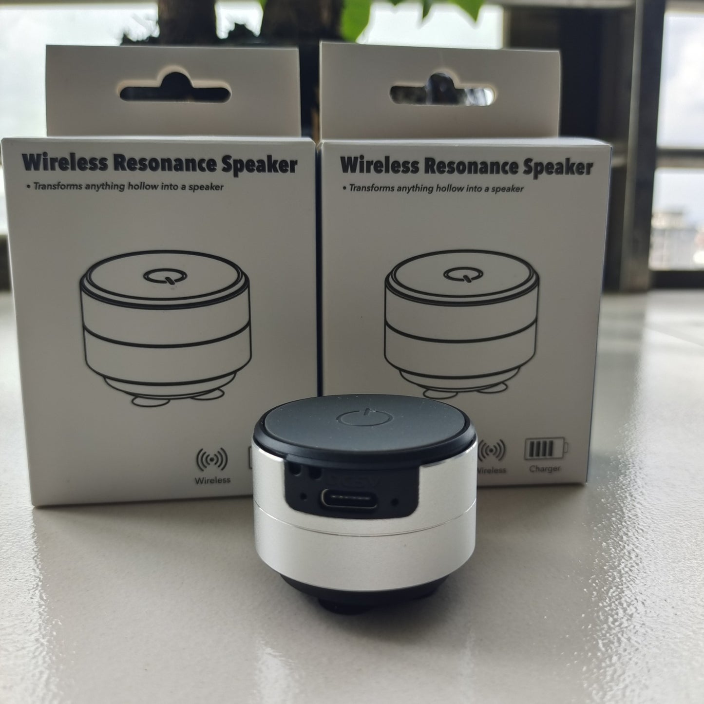 Mini Alto-Falante de Condução Óssea Portátil - Transforme qualquer superfície em som.